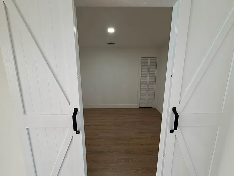 1822 Banyan Tree Dr — Photo 17