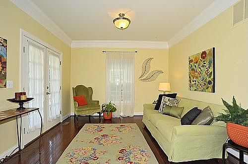 Sitting Room/Formal Living
