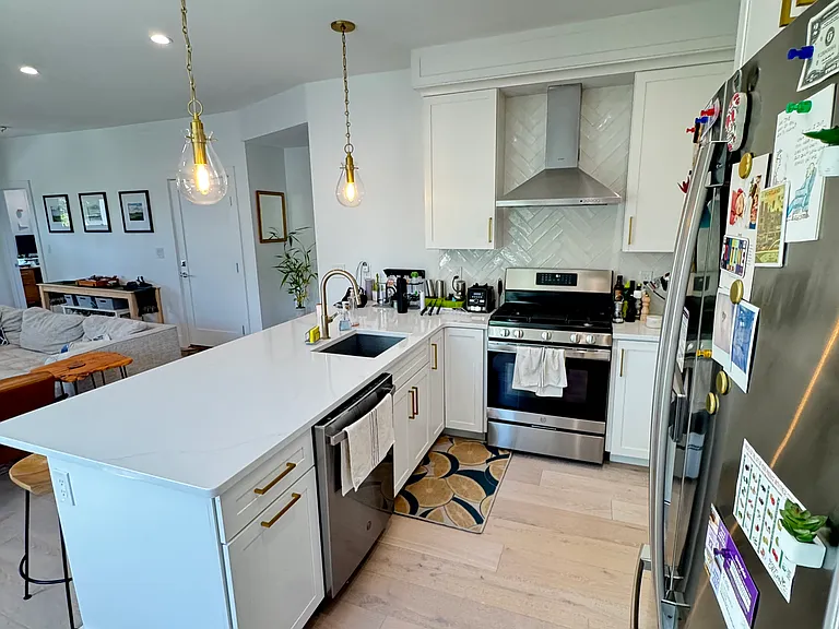 197 Vine St #2 — Photo 6