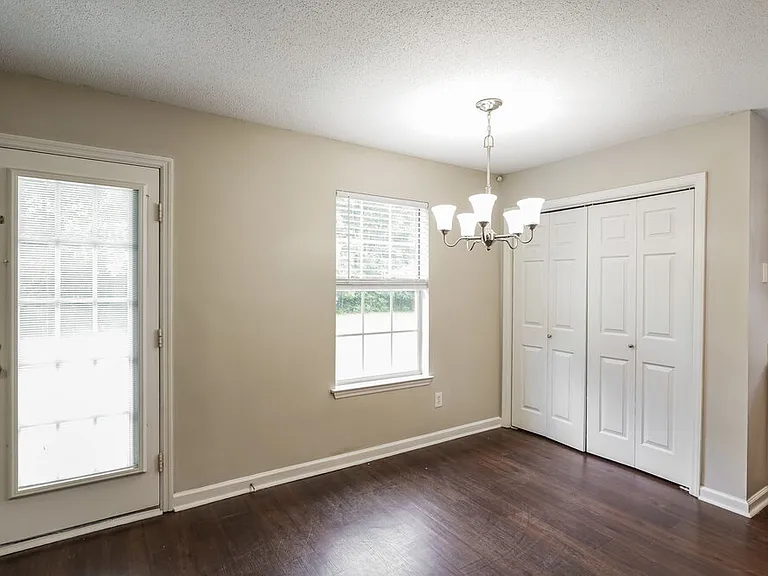 6620 Shadyview Dr — Photo 5