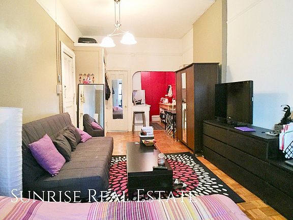 5th image of 934 President St APT 2A