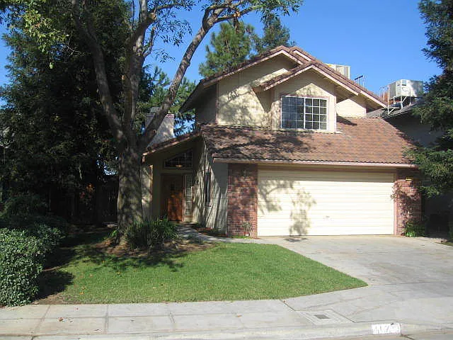 NE Fresno Home, near Woodward Park, 2BR/1.5BA - Lots of Amenities! — Photo 1