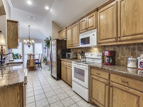 3rd image of 5832 Sugar Maple Dr