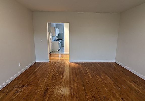 5th image of 83-09 Talbot St #8M