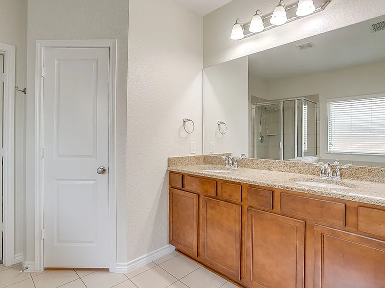3801 Weatherstone Dr — Photo 28