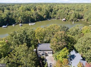 219 Calvert Dr, Lusby, MD