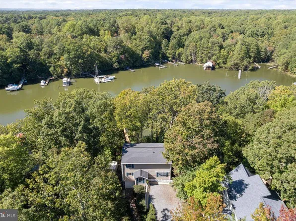 219 Calvert Dr, Lusby, MD 20657