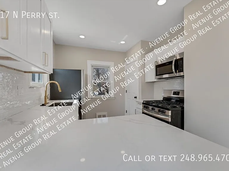 917 N Perry St — Photo 15