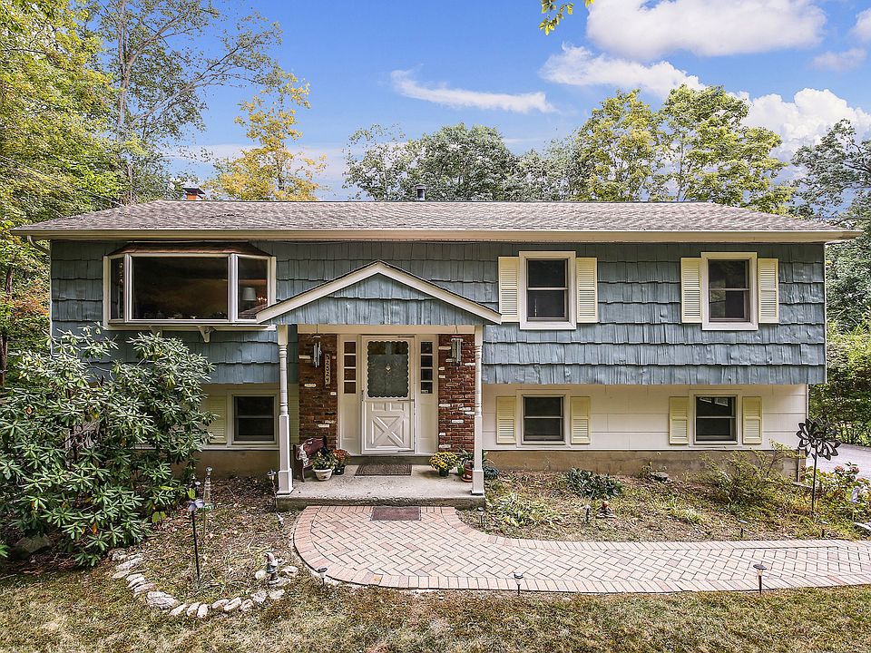 2524 Dunning dr,Yorktown Heights,ny,10598  (02 OF   29 ).JPG