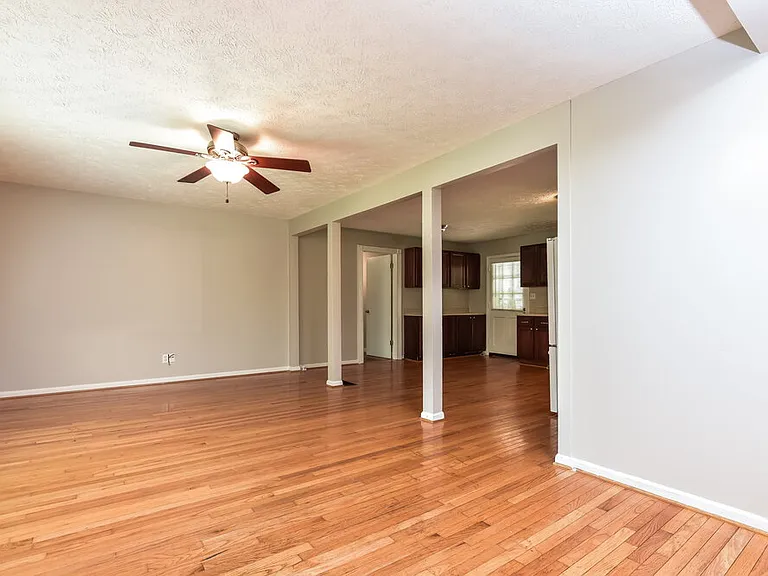 160 Swan Lake Dr — Photo 5