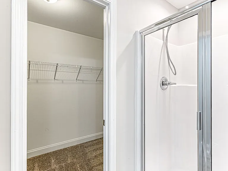 2240 Mannington Dr — Photo 30