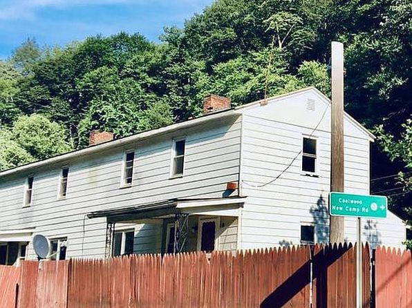 498-499 New Camp Rd, Clear Fork, WV 24822