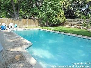 1st image of 3318 Colony Dr