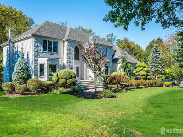 117 Rolling Hill Dr, Morganville, NJ 07751