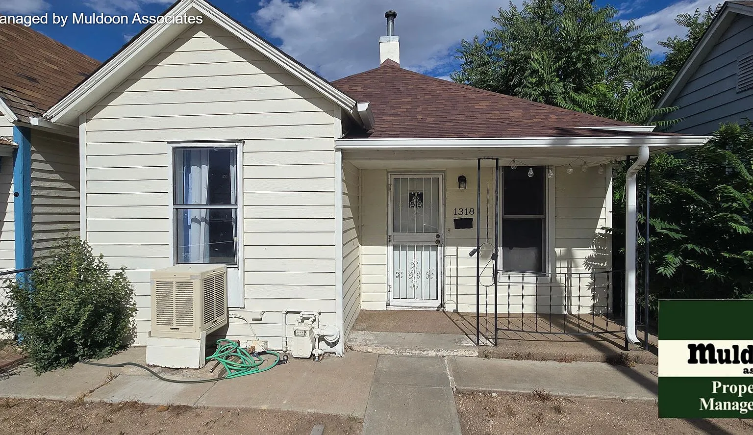 Adorable Minnequa rancher! 2 beds 1 bath ready now! — Photo 1