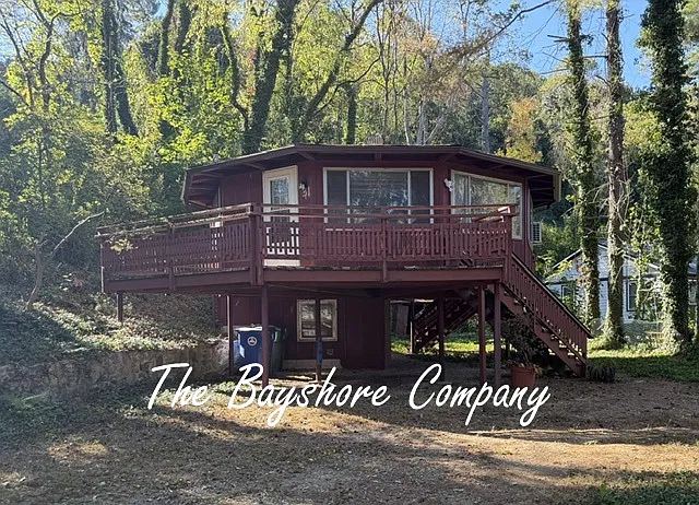 31 Aurora Drive — Photo 1