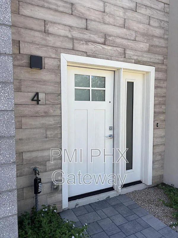 3 bed, 3.5 bath, 2200 sqft, $3,134 — Photo 1