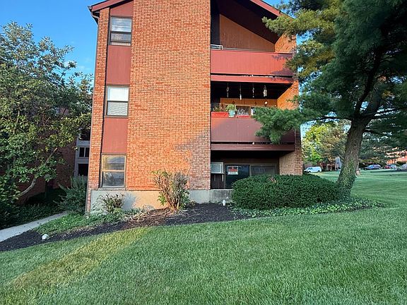 3rd image of 4901 Chalet Dr #303