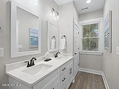 331 Live Oak St S #SOUTH — Photo 14