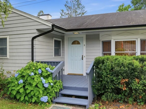 9 Laurel Ct, Acton, MA 01720