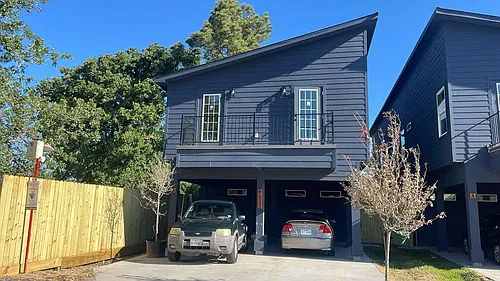 1052 N Lane St Photo 1