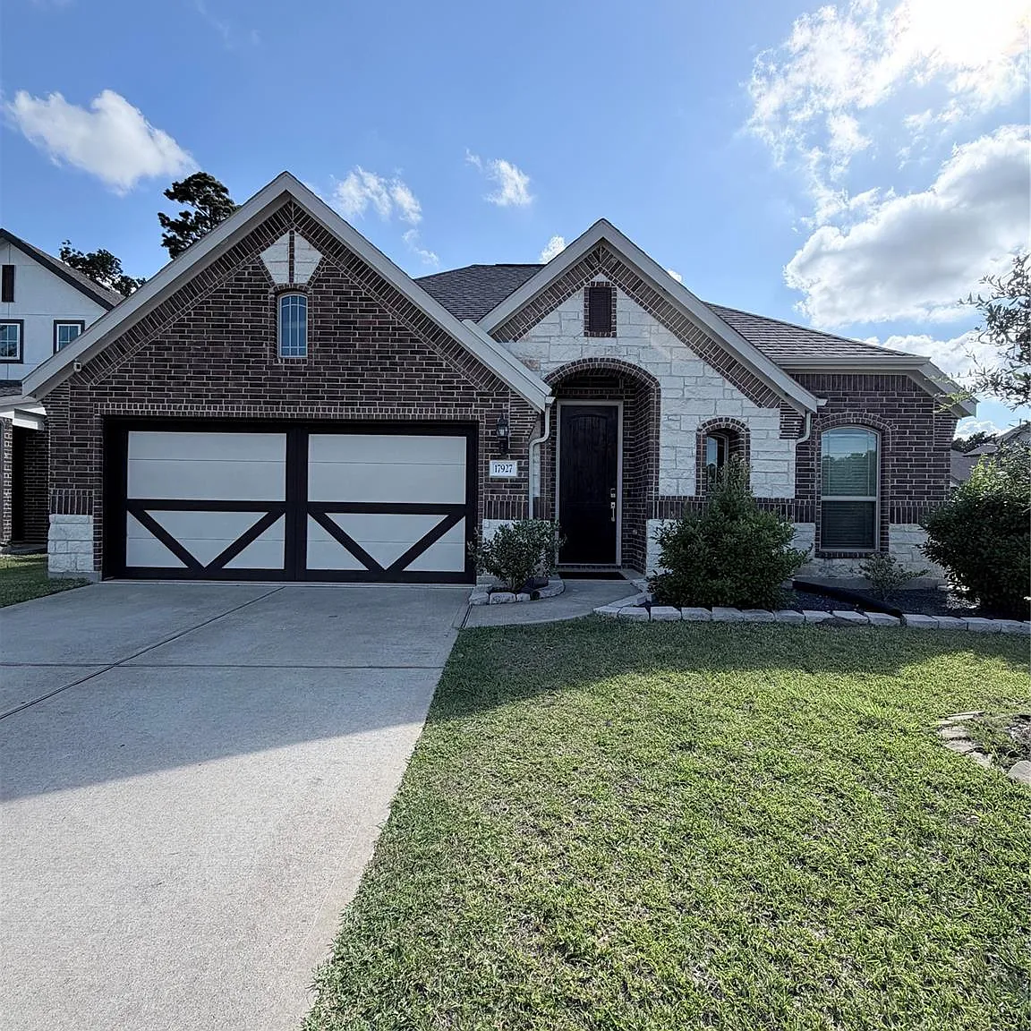4 bed, 2.0 bath, 2048 sqft, $2,275 — Photo 1