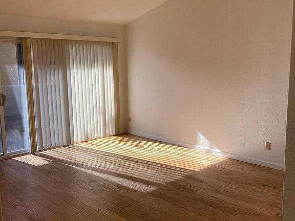 4th image of 1582 Thorncrest Dr