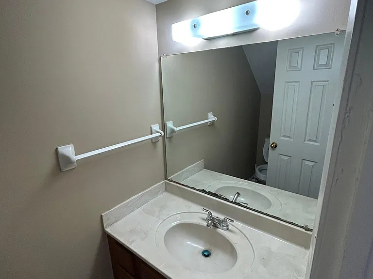 900 Whitworth St #1 — Photo 13