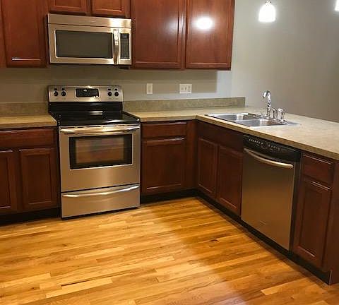 4th image of 233 E Saint Joseph St Unit 2C