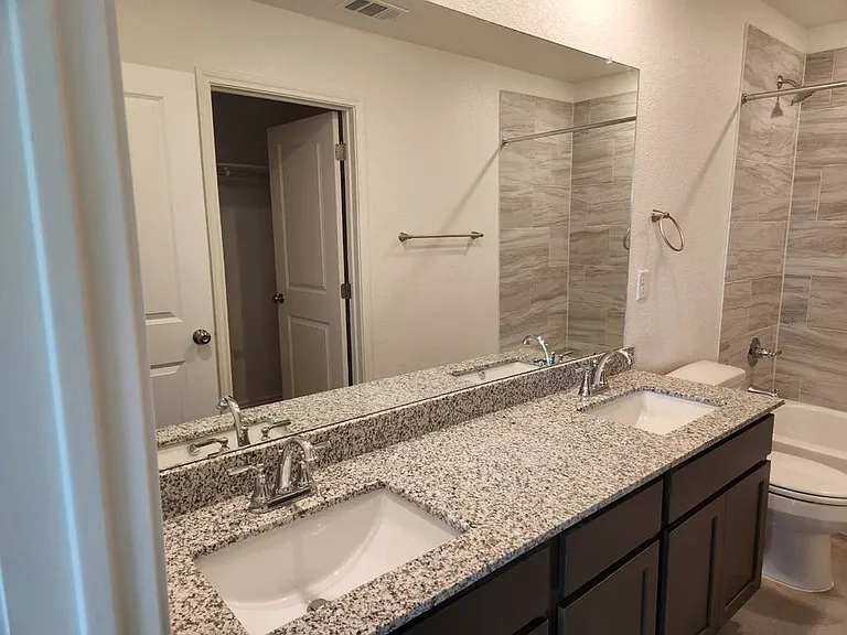 1266 Lehmann Dr #B — Photo 7
