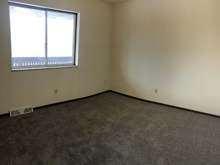 3493 Phyllis Ave — Photo 5
