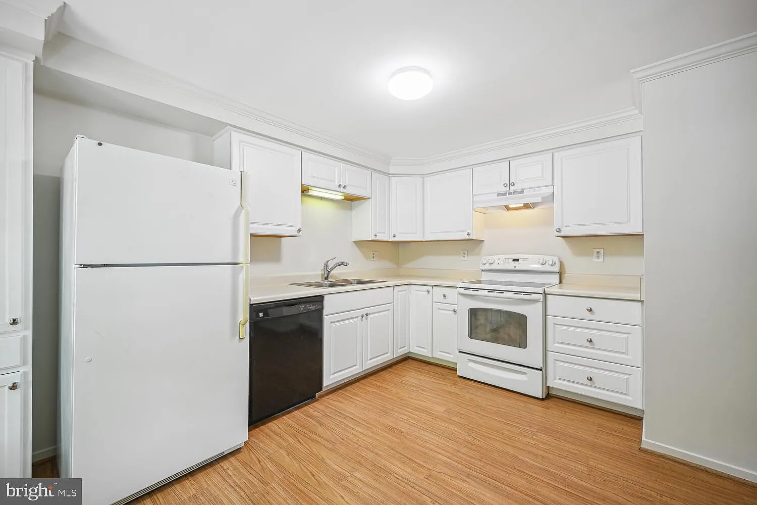 2 bed, 1.5 bath, 1064 sqft, $2,850 — Photo 4