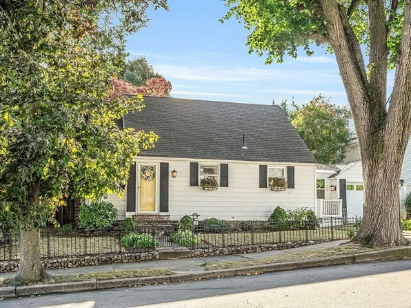 21 Stevens St, Lawrence, MA 01843