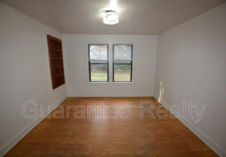 2246 SE 3rd Ave — Photo 5