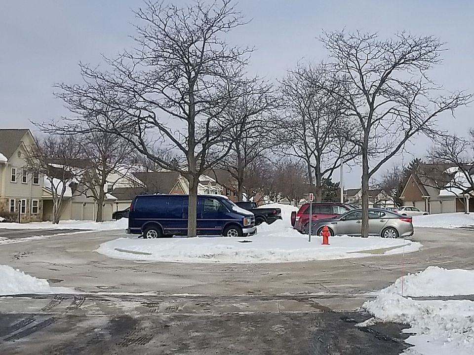 2nd image of 1 Aberdeen Ct #2W