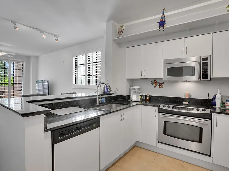 233 S Federal Hwy #325 — Photo 4