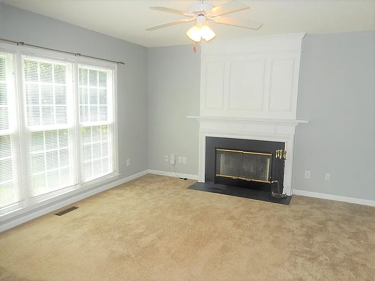 9801 Goodrum Ct — Photo 2