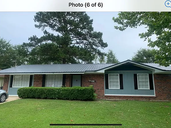 2211 Shannondoah Dr, Dothan, AL 36301