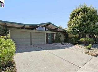 8119 Phaeton Dr, Oakland, CA