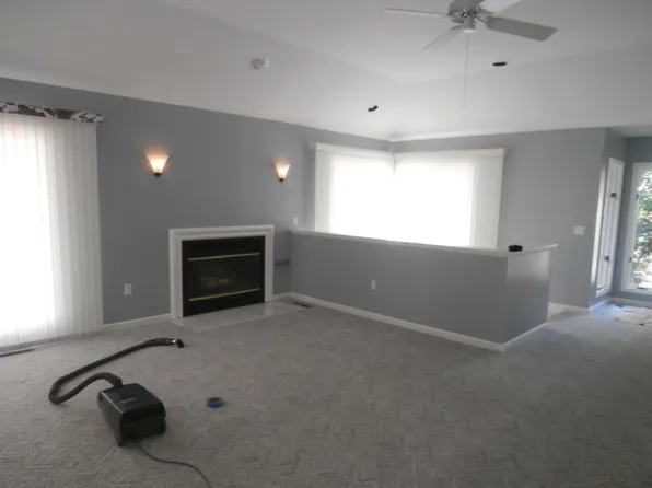 14 Passage Ln, Salem, SC 29676