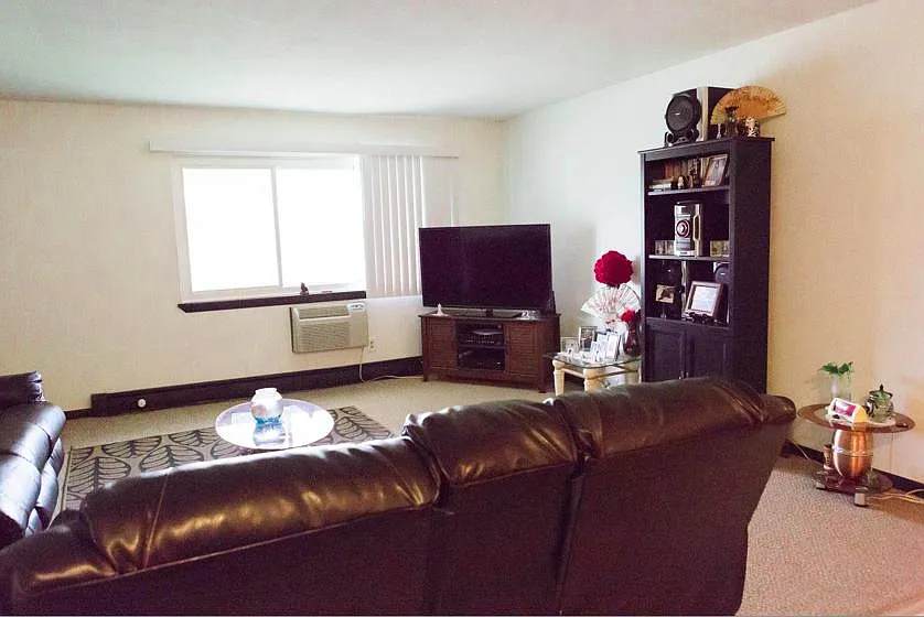2 bed, 1.5 bath, 900 sqft, $1,395 — Photo 3