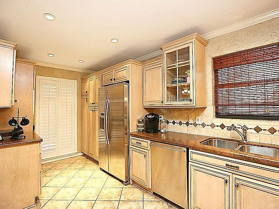 4th image of 16402 Arbor Downs Dr