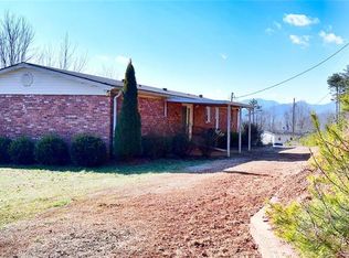 551 Piney Knob Rd, Marshall, NC 28753
