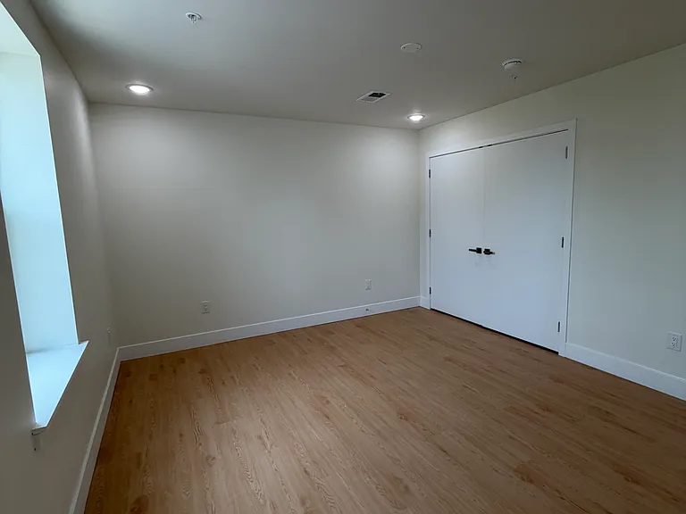 4212 Lancaster Ave #202 — Photo 15