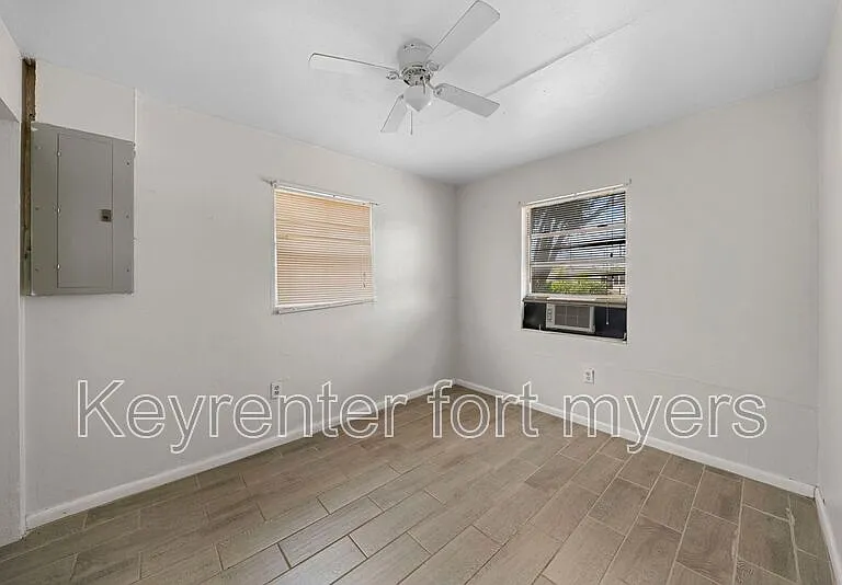 322A Louise Ave — Photo 13