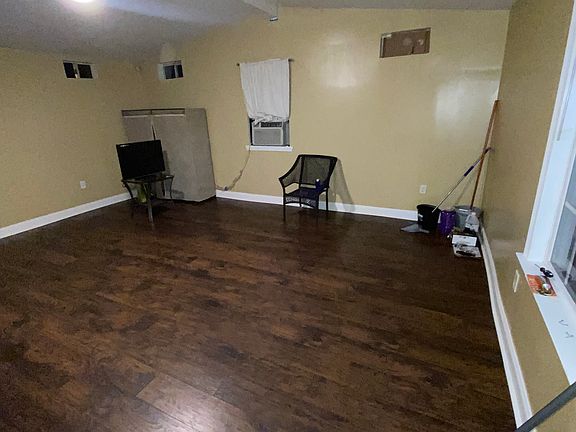 5th image of 3819 Paris Ave