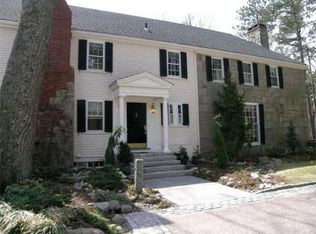 21 Foundry St, Medfield, MA 02052