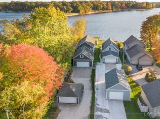 447 Lakeshore Blvd, Muskegon, MI 49444