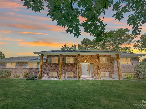 330 Morgan Rd, Hendersonville, NC 28739