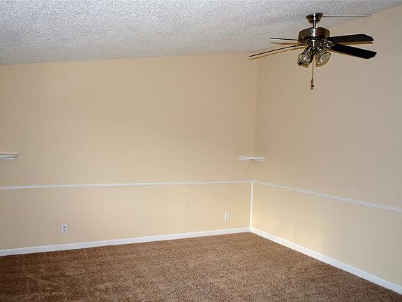 3rd image of 6505 Oriole Cir